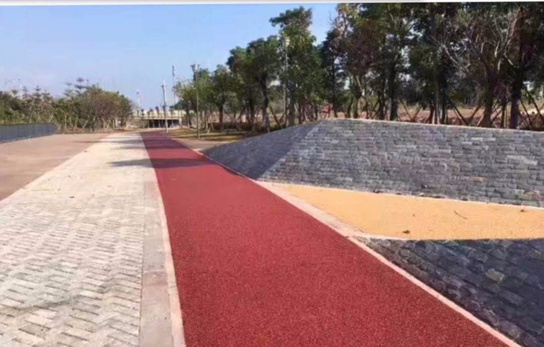 怎么解決金剛砂耐磨地坪泛堿的問題