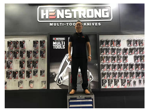 德資企業考察團隊走進工具柜廠家天金岡，實地考察工廠！