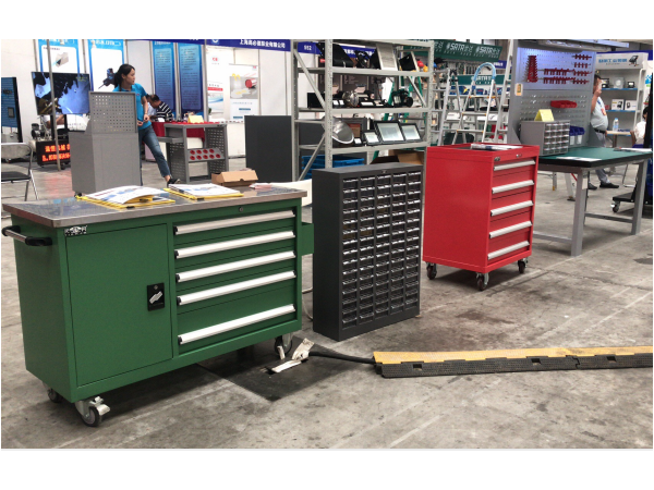 蘇州工具柜生產廠家揭露冬季車間真相，別等悲劇發生再后悔！