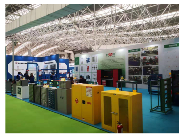 山東德州工具柜哪個好，安全把手和導軌是關鍵【天金岡】