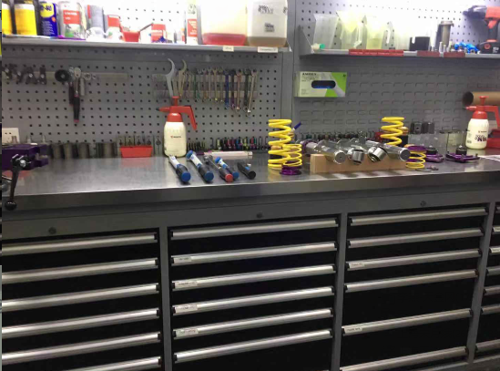 工具柜廠家天金岡已成功為上汽、吉利等眾多500強企業(yè)提供車間解決方案