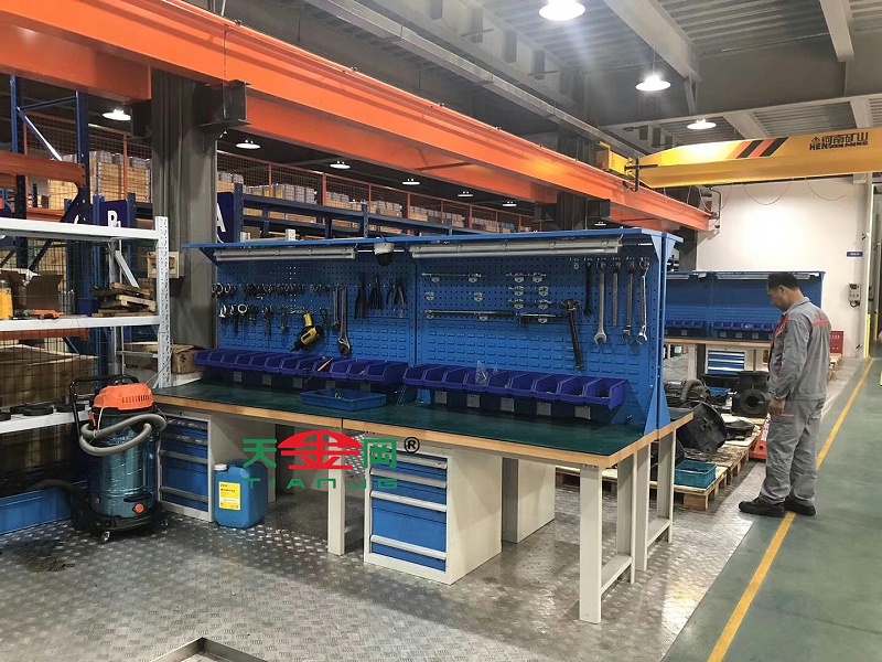 天金岡重型鉗工臺