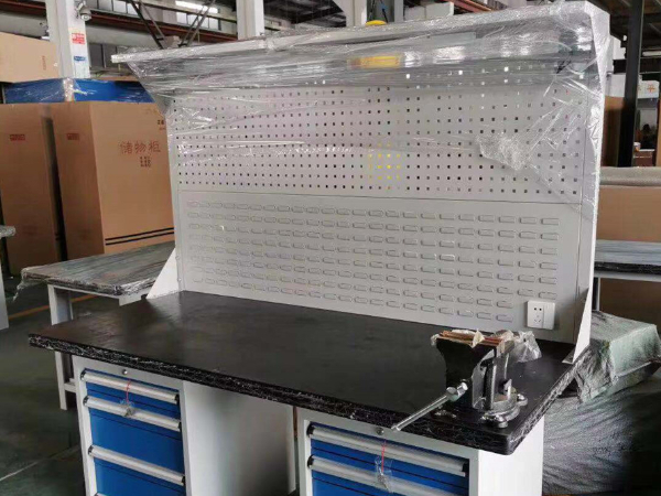 怎么選擇好的蘇州鉗工臺源頭生產廠家？【天金岡】