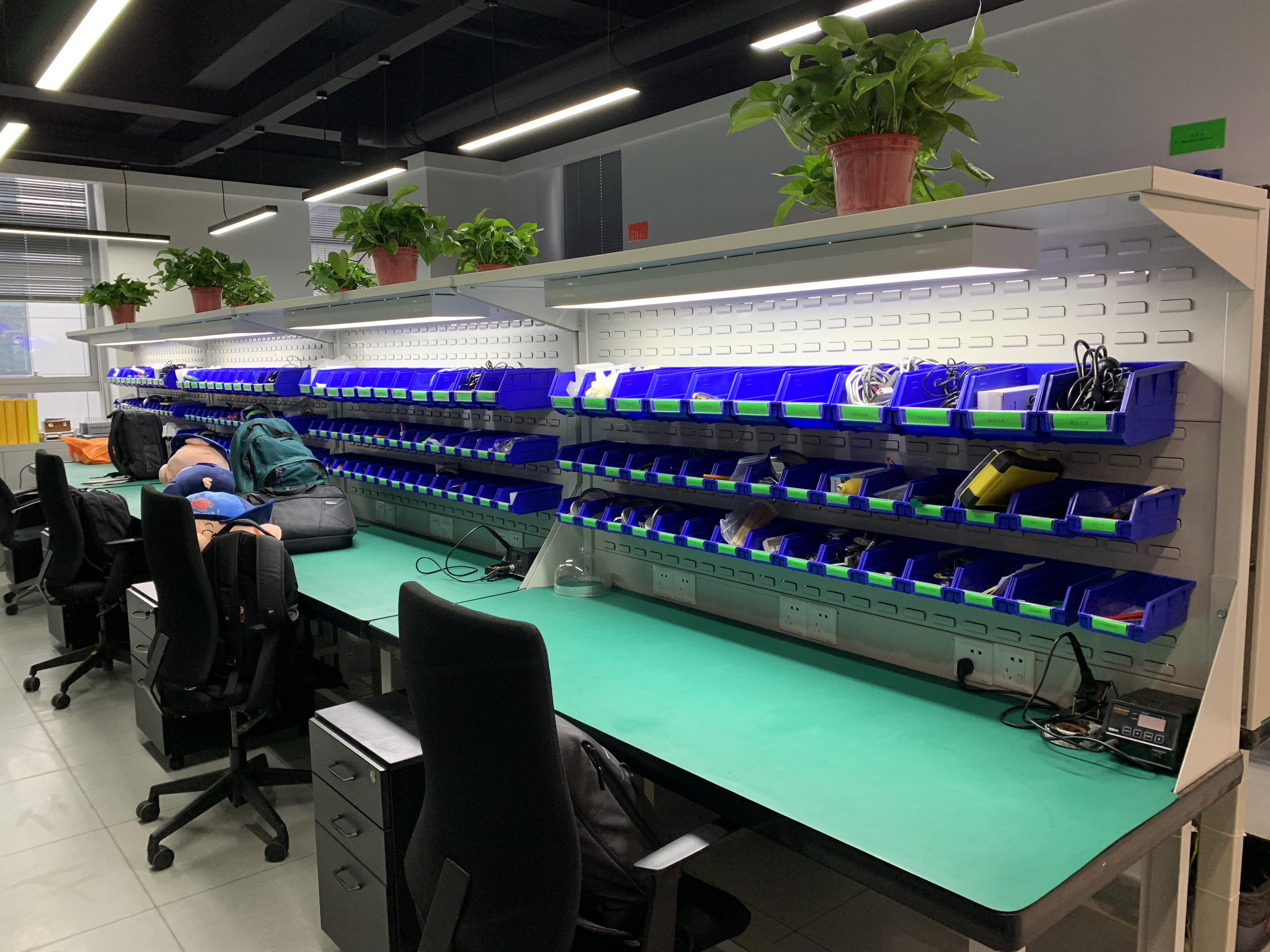 鉗工操作臺定做哪家好？