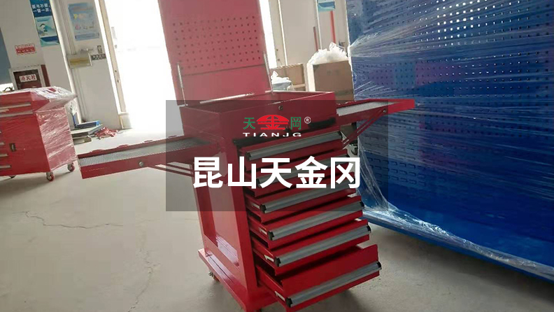 鉗工工具柜廠家秉承“天的胸懷、金的品質、岡的服務”