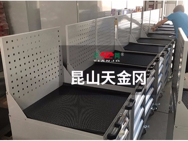 哪里賣鉗工工具柜，年產17000臺廠家天金岡，現貨發!