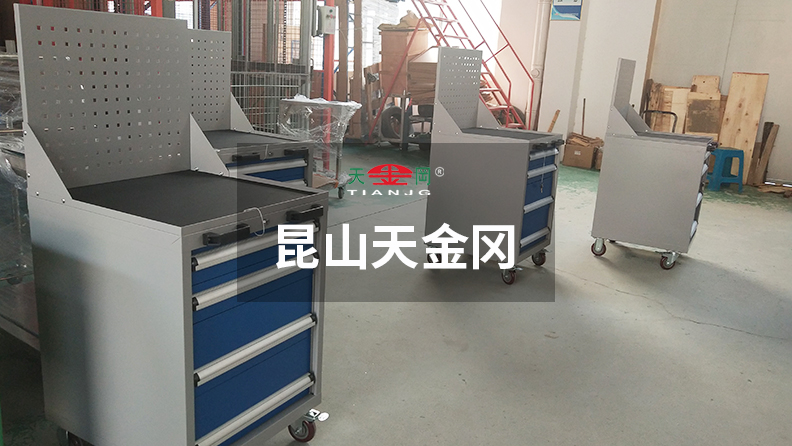 鉗工工具柜廠家天金岡18年堅持產品的品質，從未松懈